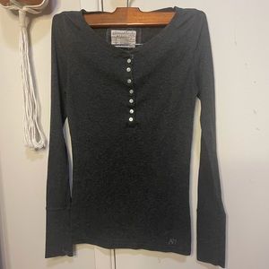 Aeropostale grey long sleeve ribbed stretch shirt size small